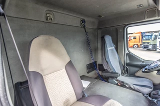 Renault N/A 2012 - MIDLUM 270 (18t) DXI + Dhollandia image 18