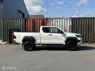 Toyota Hilux 2021 - 2.8 D-4D Professional premium V&B Luchtvering afbeelding 2 miniatuur