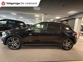 Mercedes-Benz GLA 2015 - 200 Edition 1 / Panorama / Night pakket / Navigatie / PDC / LED / Cruisecontrol / Afn Trekhaak image 2 thumbnail