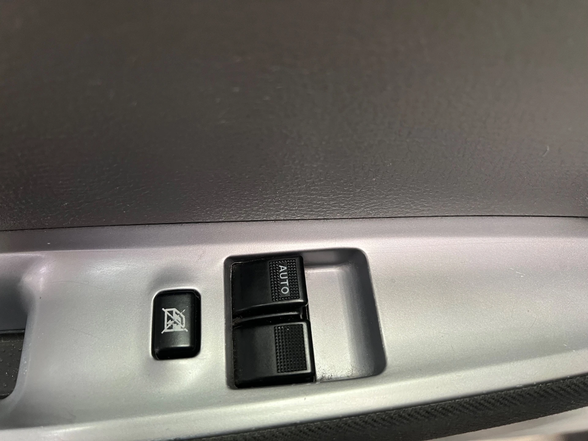 Mazda 2 2004 - 1.4 Exclusive - 2e eigenaar – Airco – 4 nieuwe banden – NAP – Rijklaar. afbeelding 16