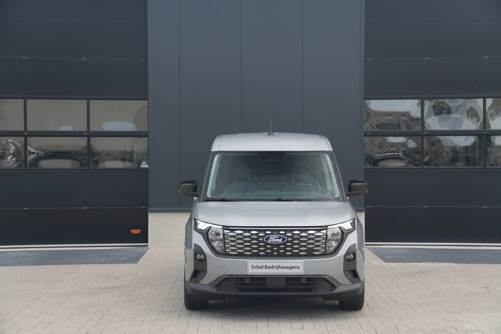 Ford E-Transit Courier 2026 - Limited 44 kWh 136pk - Trekhaak - Stoel/Stuurverwarming - ACC - Blindspot - Camera - Rijklaar Bild 2