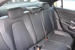 Mercedes-Benz A-Class 2021 - 180 AUT7 Luxury Line LEDER SFEER WIDESCREEN CAMERA image 16