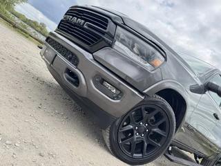 Dodge Ram 1500 2020 - LARAMIE NIGHT 5.7L V8, MARGE, GEEN BTW, 1E EIG, DEALER ONDERHOUDEN, NIEUWSTAAT obrazek 5