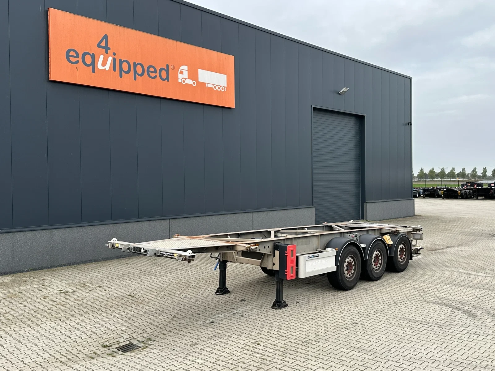 Van Hool 2010 - 20FT/30FT ADR CHASSIS / galvanized / MB DISC / 2x liftaxle / ADR / ALCOA / NL-chassis image 1