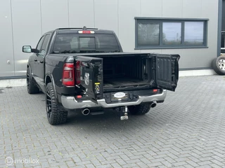 Dodge Ram 1500 2022 - 4X4 5.7 V8 4x4 Crew Cab Limited изображение 11
