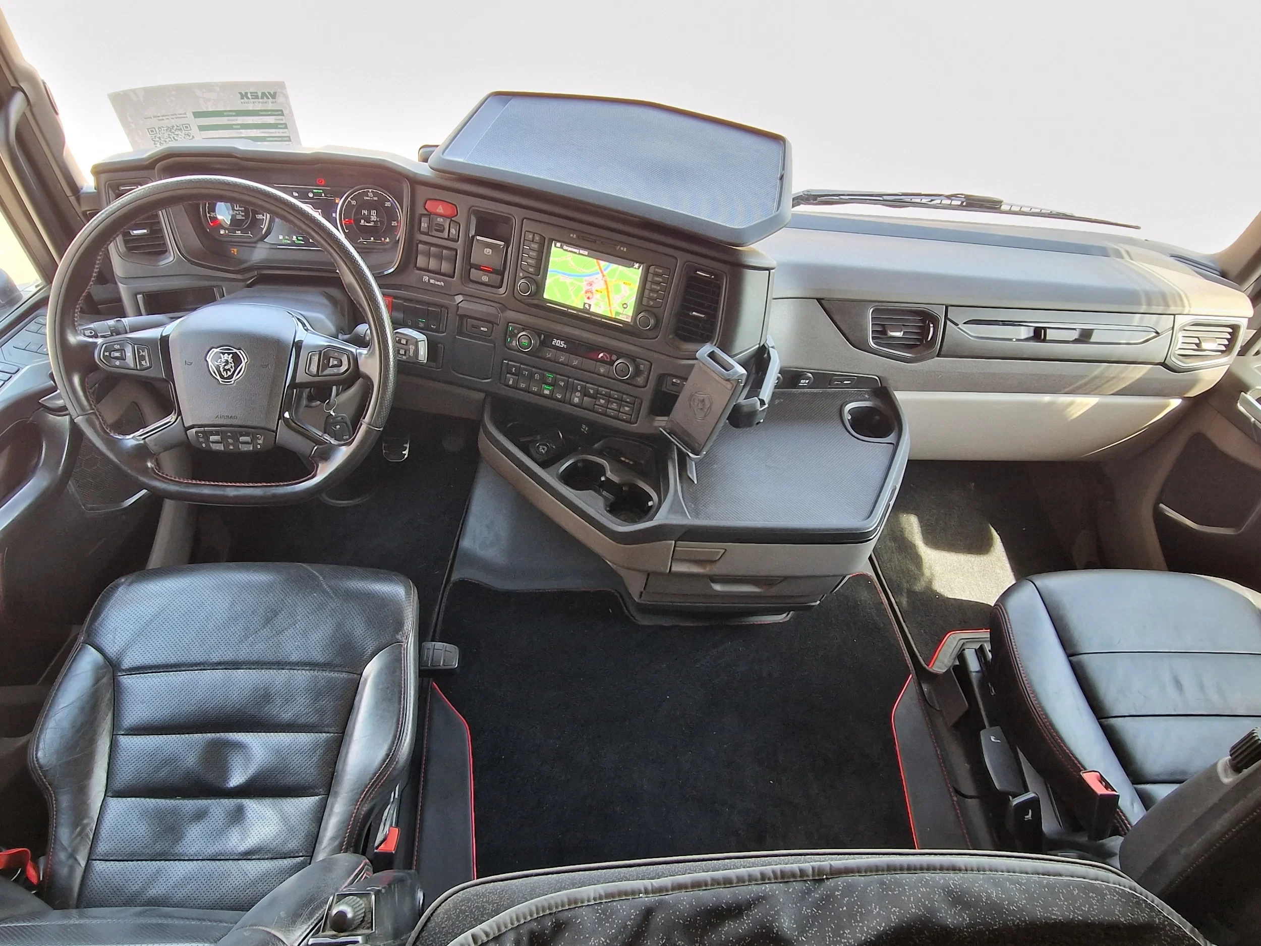 Scania S 2023 - 660S V8 NGS Highline 6x2 - Retarder - Full air - Leather - Led - Alloy wheels obrázek 12