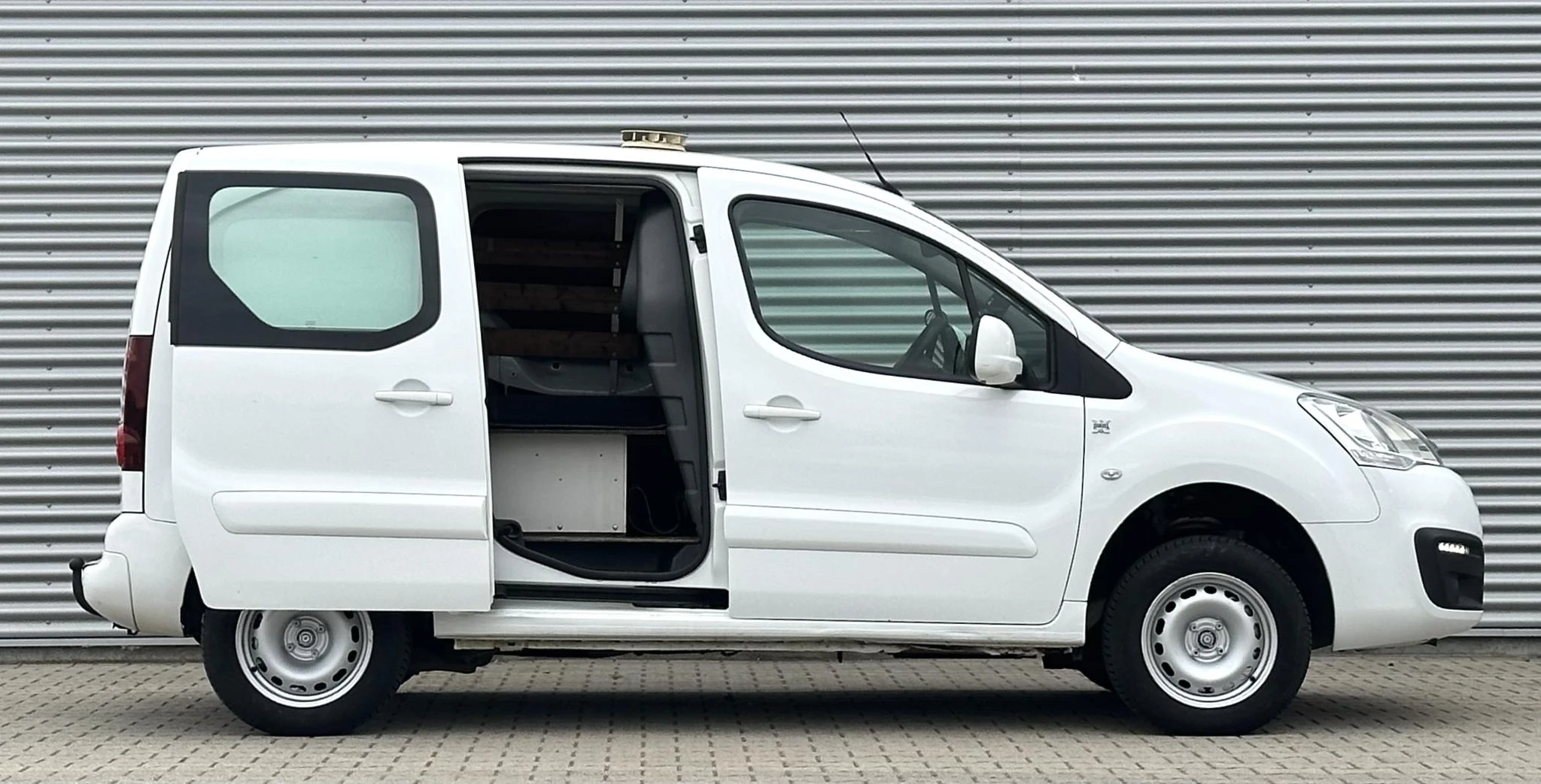 Peugeot Partner 2015 - 120PK 1.6 BlueHDi 100 L1 4x4 Dangel MARGE afbeelding 3