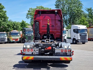 MAN TGX 2018 - 35.500 8x4*4 - Hyva Hooklift - Custom interior - Steering axle rear - Euro 6 image 8