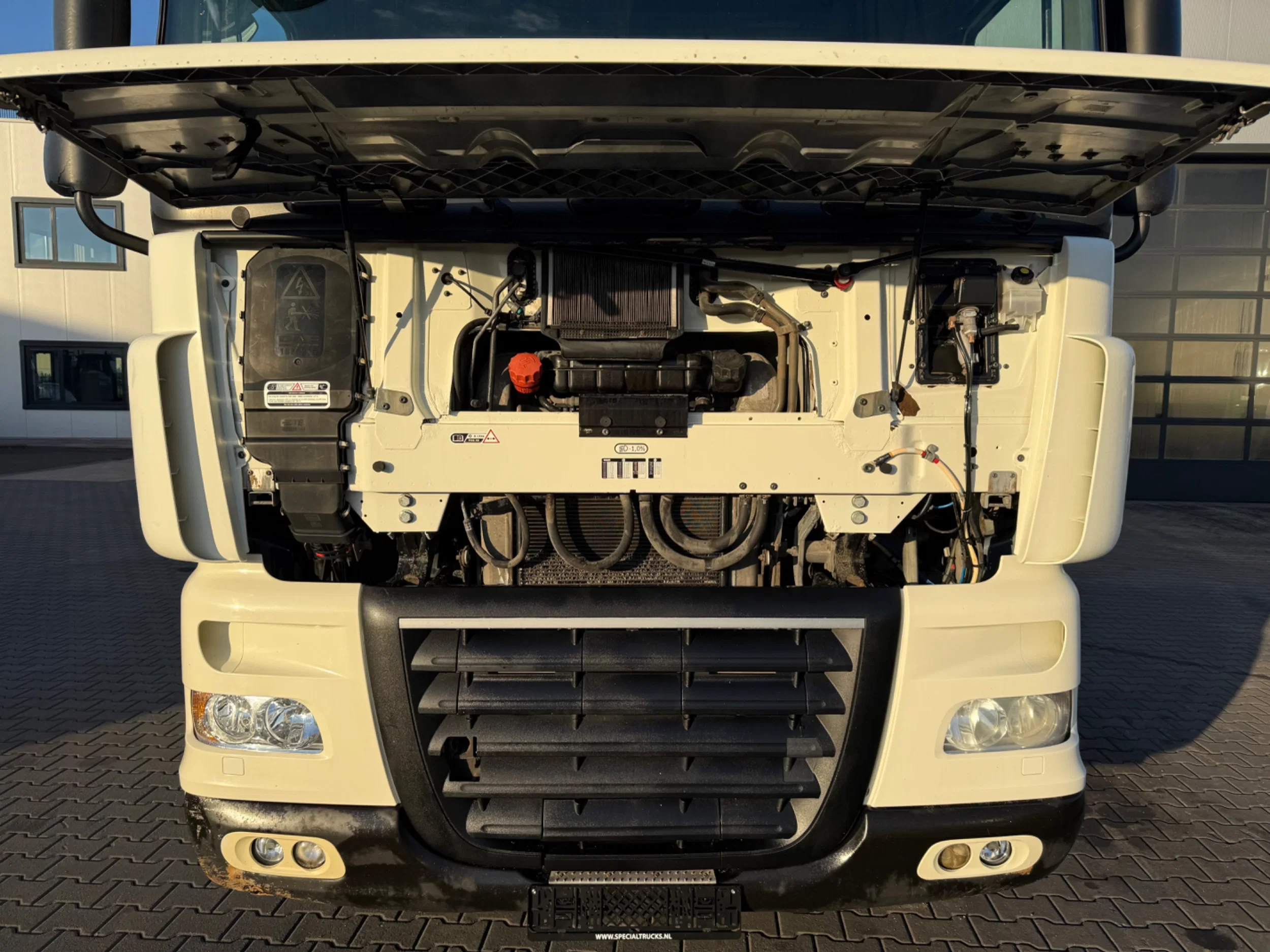DAF XF 105.460 2014 - 4x2 / Space cab / Handgeschakeld / ATE / 3x op voorraad / 3x in stock afbeelding 6