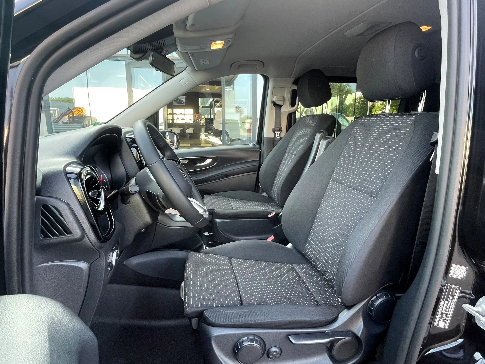 Mercedes-Benz Vito 2025 - *8zitpl**Navi*360°cam*AHK 2,5t*Zetelverwarming*Dubbele schuifdeur afbeelding 4