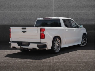 Chevrolet Silverado 2021 - 1500 RST image 2 thumbnail