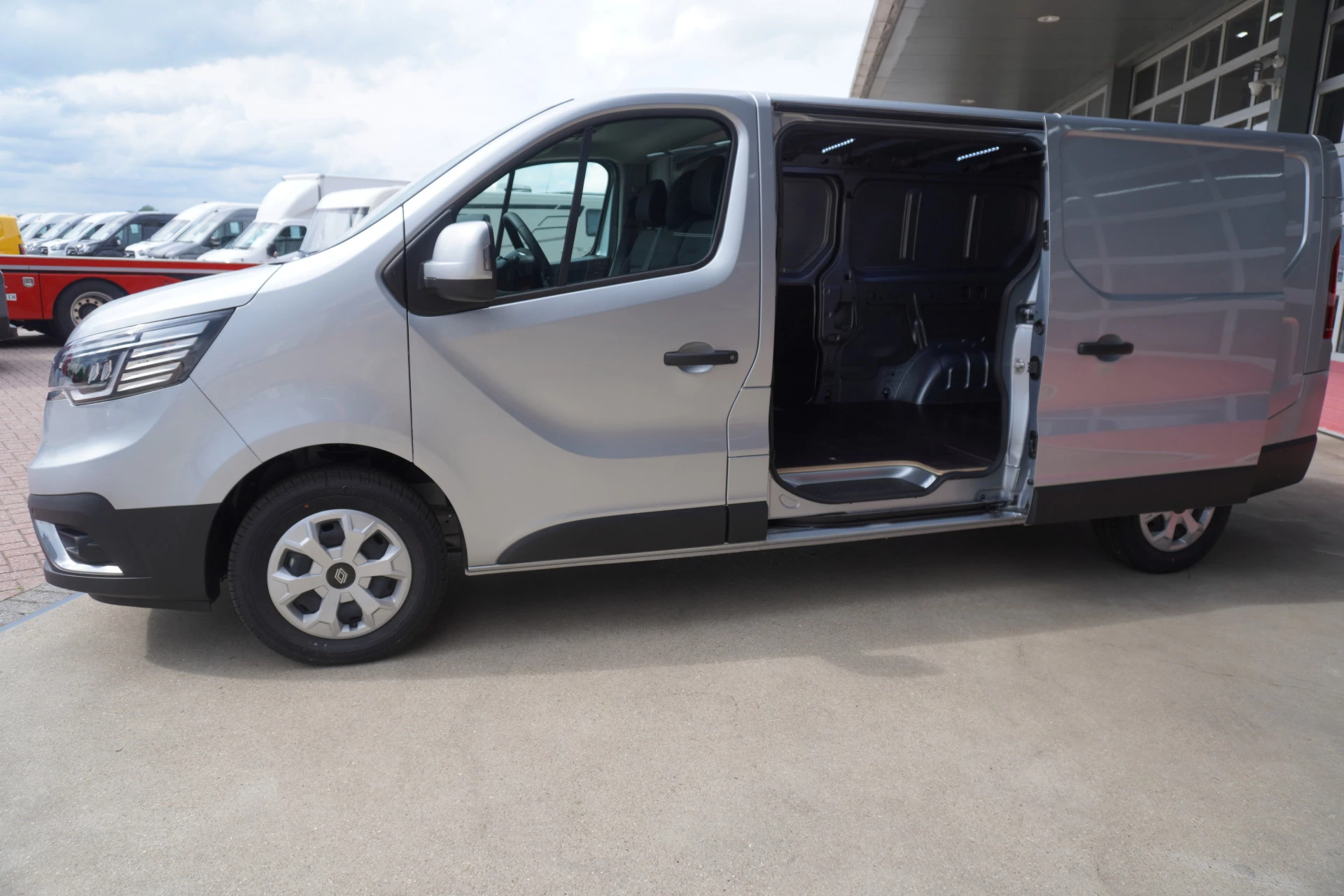 Renault Trafic 2024 - 2.0 Blue dCi 130PK T30 L2H1 Advance Bild 9