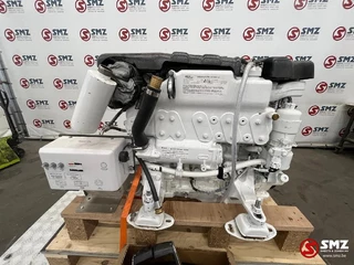 Diversen N/A - Motor Mercury I4 115 + reductiekast Z25 bild 2