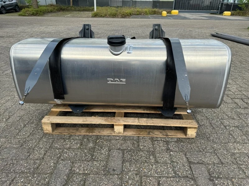 DAF 2023 - 2198109 BRANDSTOFTANK+STEUNEN 450 LTR (155X68X51CM) obrázek 1