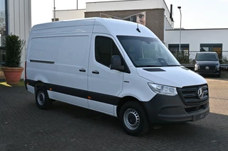 Mercedes-Benz eSprinter 2025 - 314 RWD L2H2 Pro 81kWh imagem 8