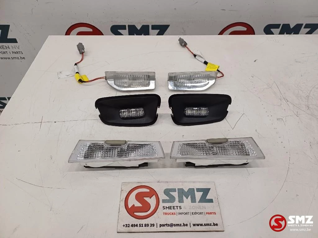 Volvo 2017 - Occ set cabineverlichting deur + dak + binnen L/R afbeelding 1