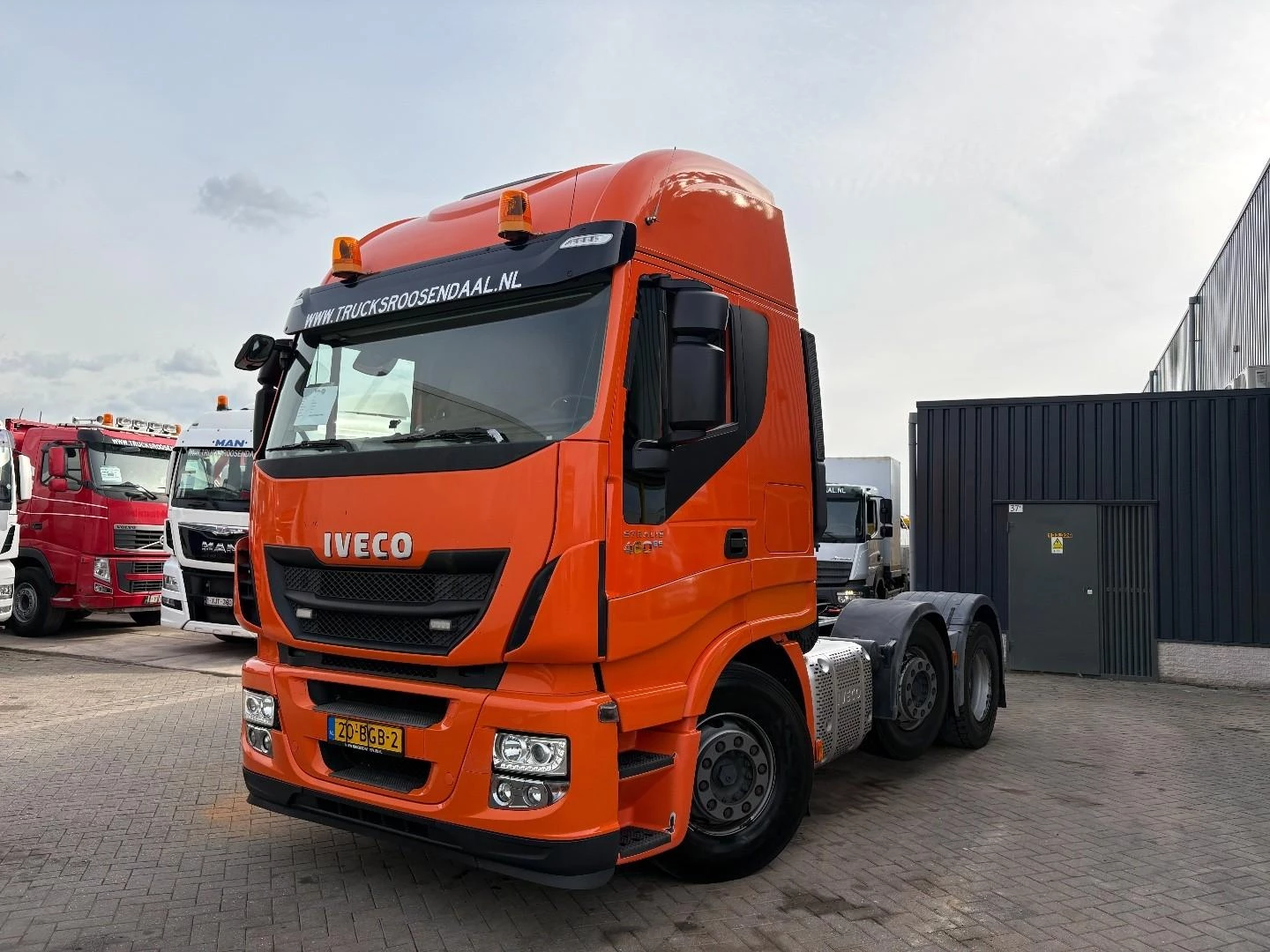 Iveco Stralis 2015 imagem 7