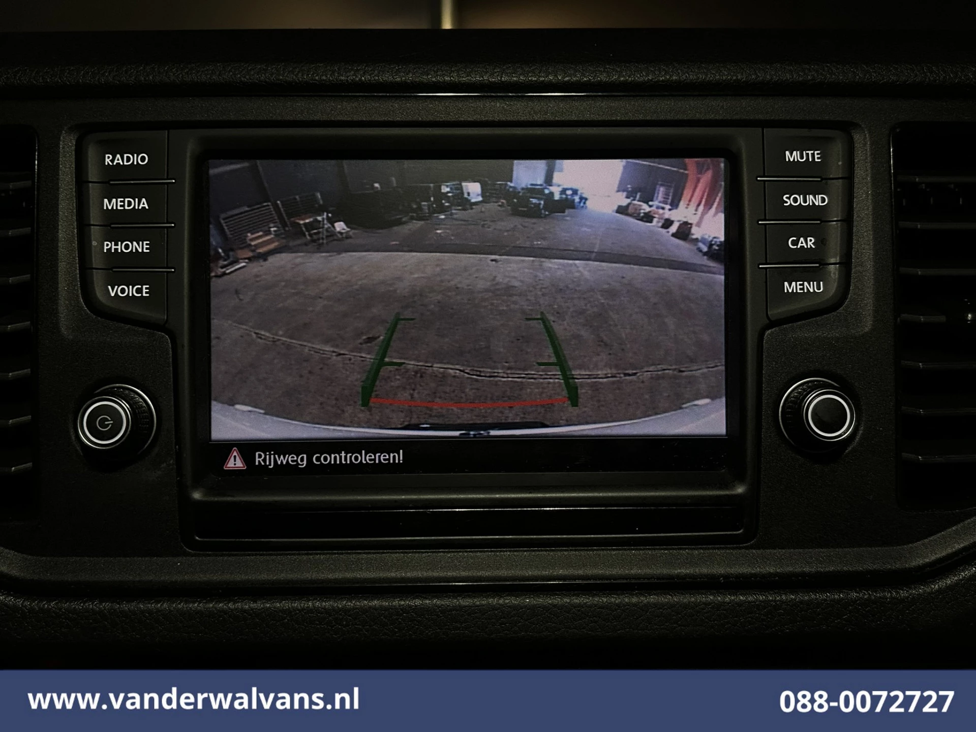 Volkswagen Crafter 2020 - 2.0 TDI 140pk L3H3 (L2H2) Euro6 Airco | Massagestoel | Camera | Apple Carplay | Cruisecontrol obrázek 4