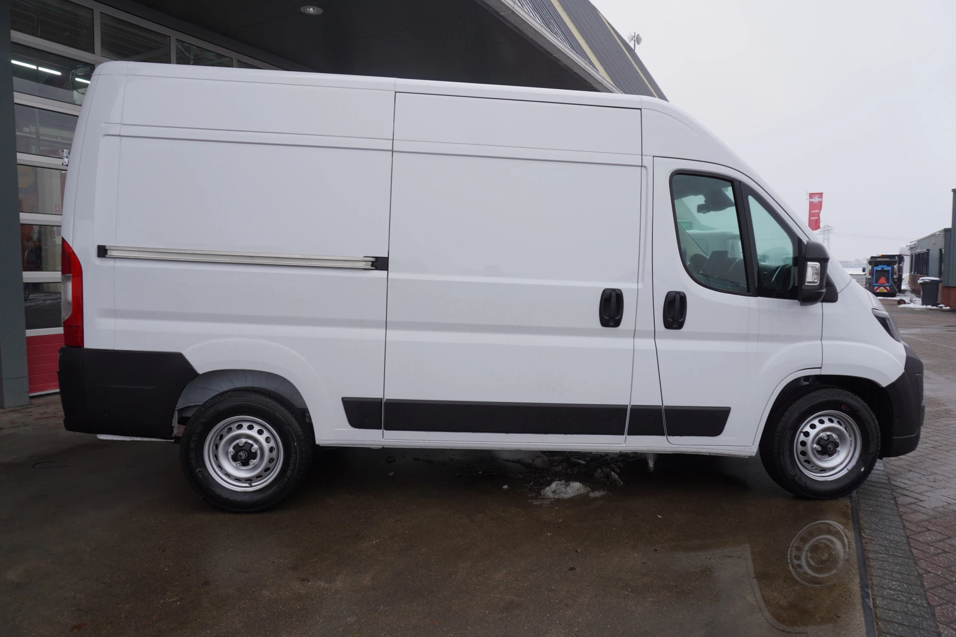 Citroën Jumper 2024 - 2.2 BlueHDi 140PK S&S L2H2 3.5t Automaat obrázek 3