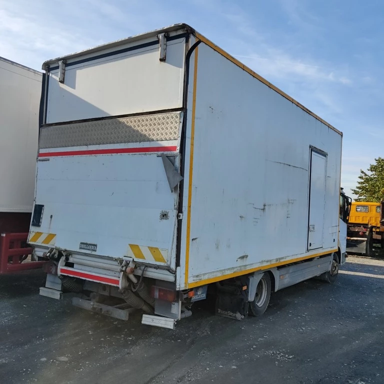 Mercedes-Benz 818 2004 Bild 3
