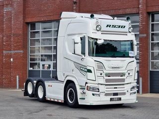 Scania R 2022 - R530 V8 NGS Highline 6x2 - Show truck - BUFFL interior - Full air - Retarder - Limited Edition te koop