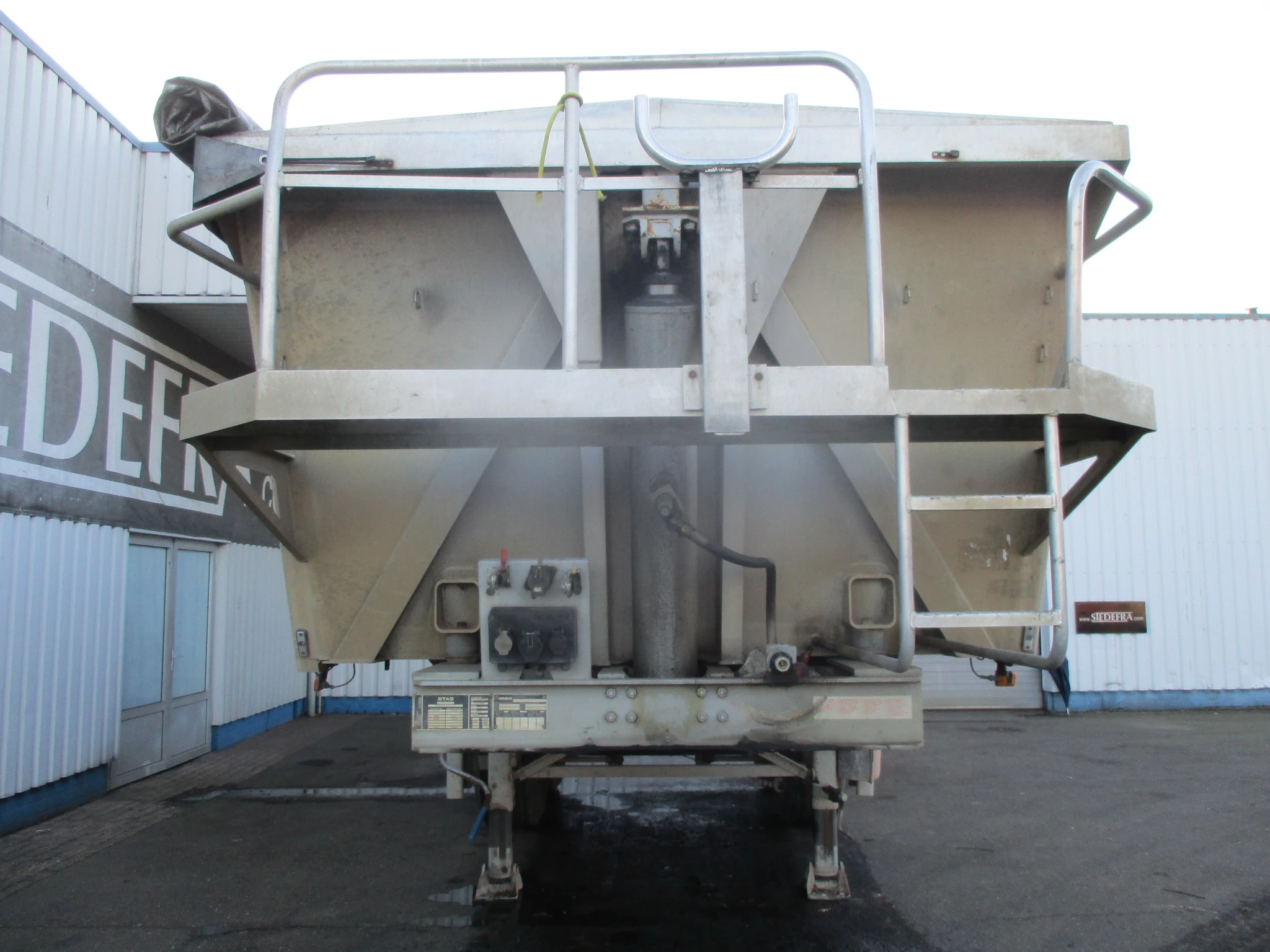 Stas 2004 - 2 Axle Tipper Trailer , Spring Suspension, Drum brakes obrázek 6