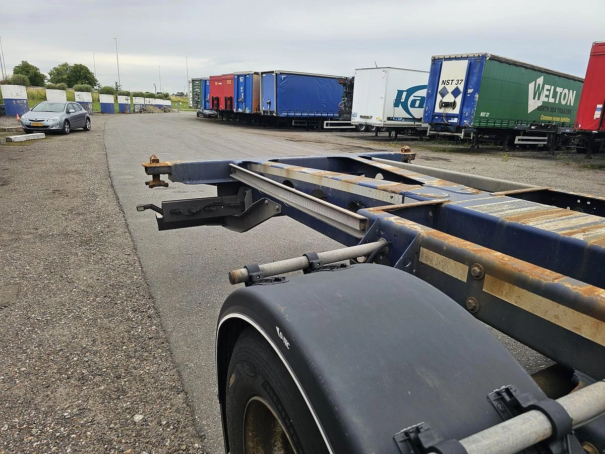 D-TEC VCC-01 / 45 FOOT CONTAINER CHASSIS / VALKX AXLES. 2015 image 18