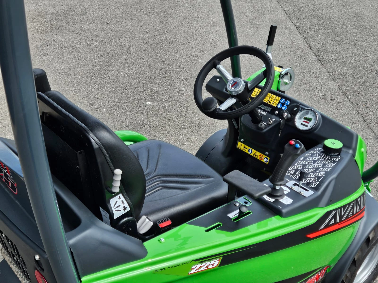 Avant 2025 - 225 mini-lader afbeelding 13