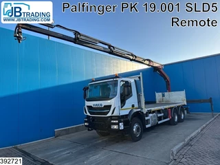 Iveco Trakker 2018 - 360 6x4, EURO 6, Palfinger, Remote image 1