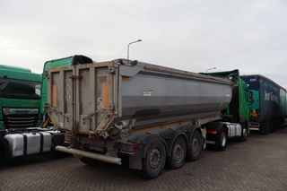 Benalu 2016 - * C39 * 3AXLE * 26cub * afbeelding 2 miniatuur