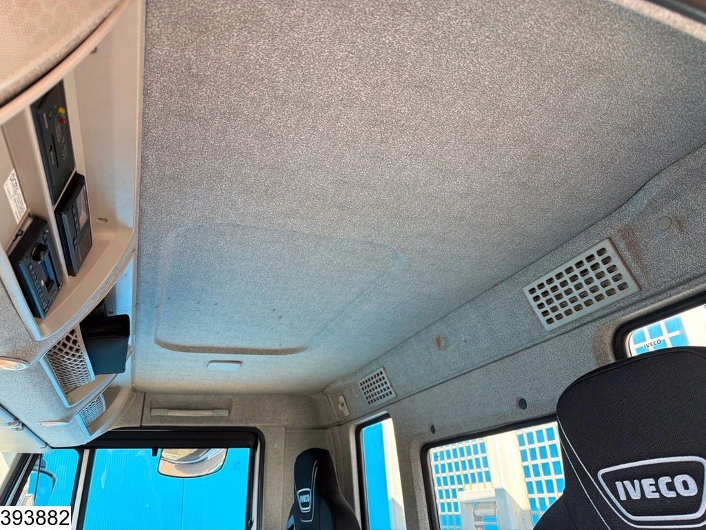 Iveco Trakker 2018 - 360 6x4, Euro 6, Steel suspension, PTO, Palfinger afbeelding 9
