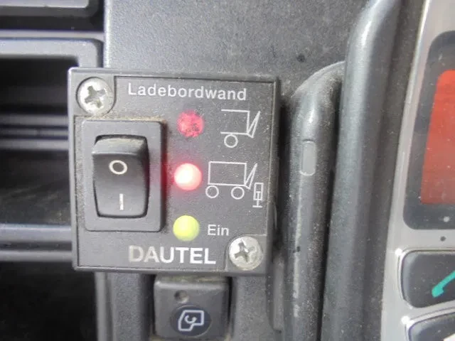 DAF XF 105 2010 - 410 NL truck obrázek 18