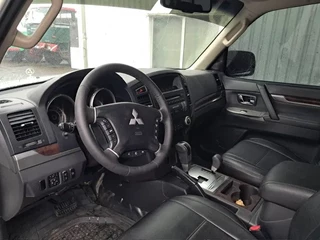 Mitsubishi Pajero 2013 - GLS 3.5 - V6 , 4x4 , 7 Pers., Full Option image 8