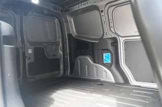 Ford E-Transit Courier 2026 - Limited 44 kWh 136pk - Trekhaak - Stoel/Stuurverwarming - ACC - Blindspot - Camera - Rijklaar image 11