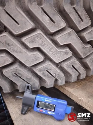 Bridgestone N/A - Occ Band 225/70R19.5 Bridgestone R187 image 4