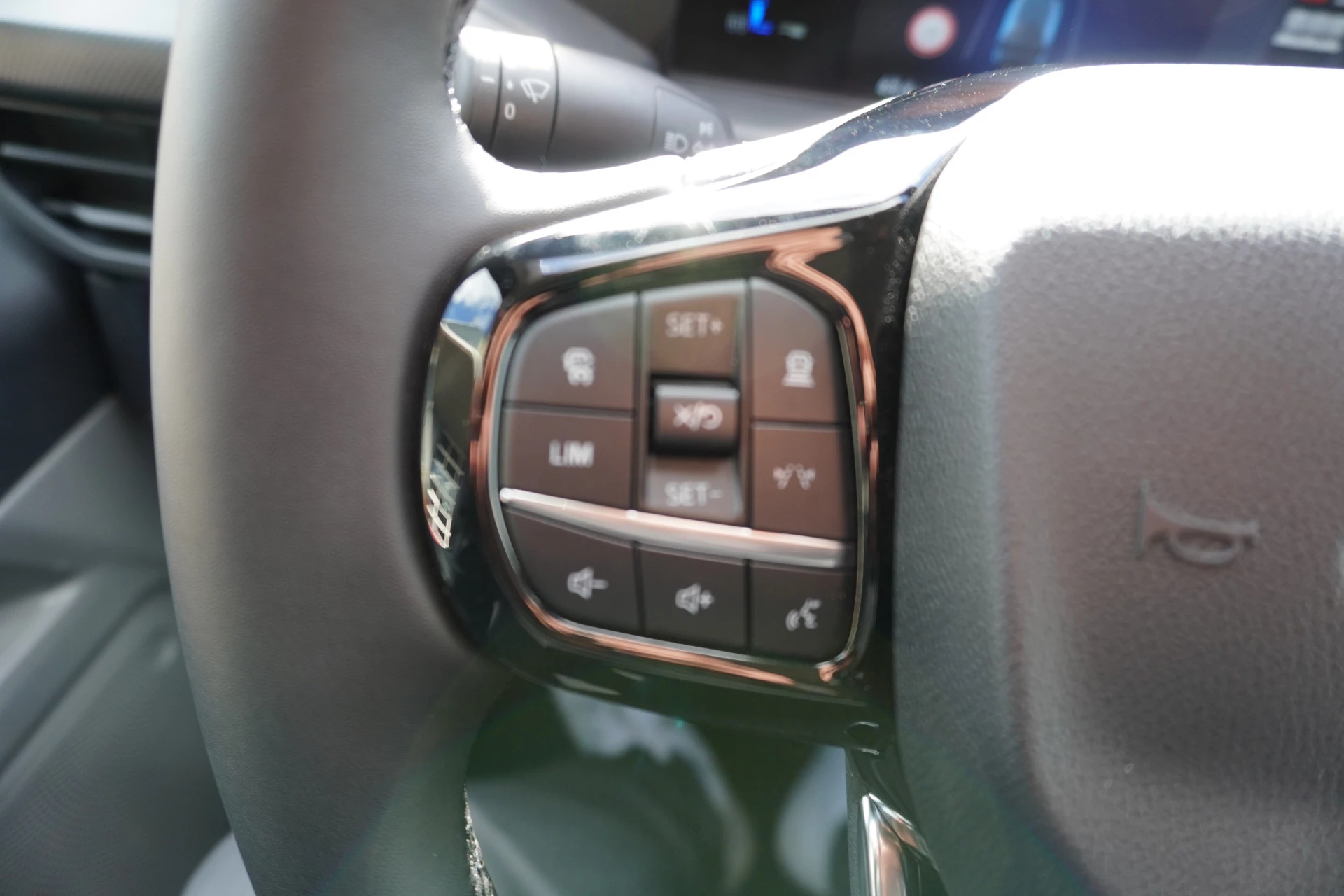 Ford Transit Custom 2024 - 320L 2.0 TDCI 136PK L2H1 Trail DubbelCabine Schuifdeur L/R obrázek 24
