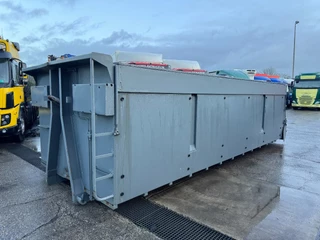 Diversen N/A - HYDRAULIC ROOF - 620CM L zdjecie 1