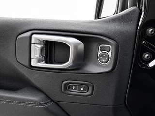 Jeep Wrangler 2022 - Unlimited 4xe plug-in 380 Sahara obrazek 29