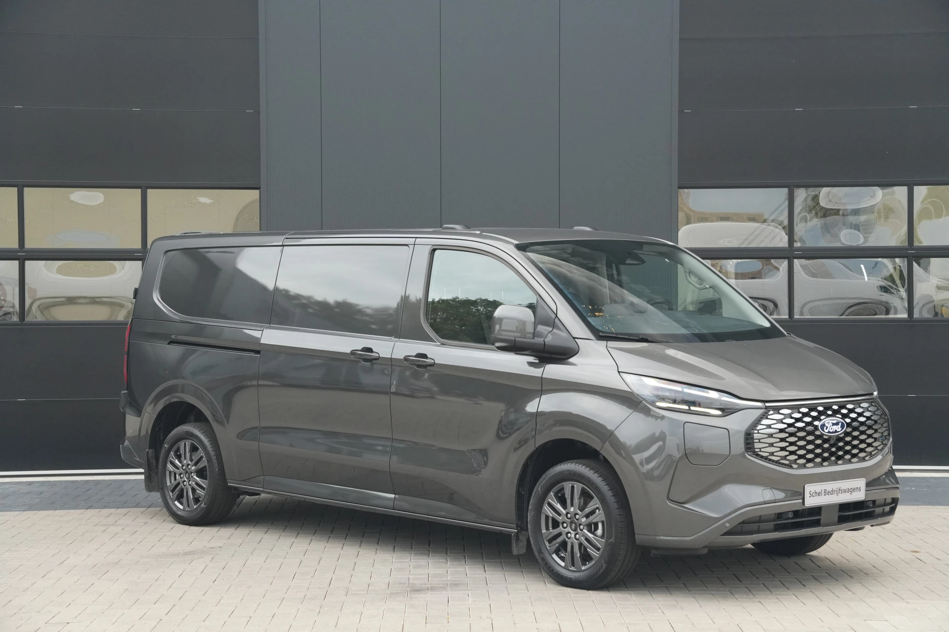 Ford E-Transit Custom 2026 - 340 L2H1 Limited 71 kWh 218pk - AGR Bestuurdersstoel - Trekhaak - ACC - B&O - Navi - Stoel/Stuurverwarming - 360 Camera - Blindspot - Rijklaar Bild 3