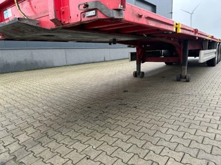 Pacton Oplegger 2020 - platte met twist locks voor 1x40FT / 2x20FT /1x20FT centraal / 1x30FT / alu zijborden / NL trailer / APK 12-2026 bild 9
