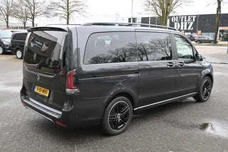 Mercedes-Benz V-Class 2024 - 300d AMG L2 DC zdjecie 4