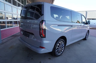 Ford Transit Custom 2026 - 340L 2.5 PHEV 233PK L2H1 Titanium X 8 Persoons PHEV Automaat obrazek 4