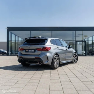 BMW 1 Series 2022 - 118i M Sport Business | NAV | Camera| Automaat obrazek 11