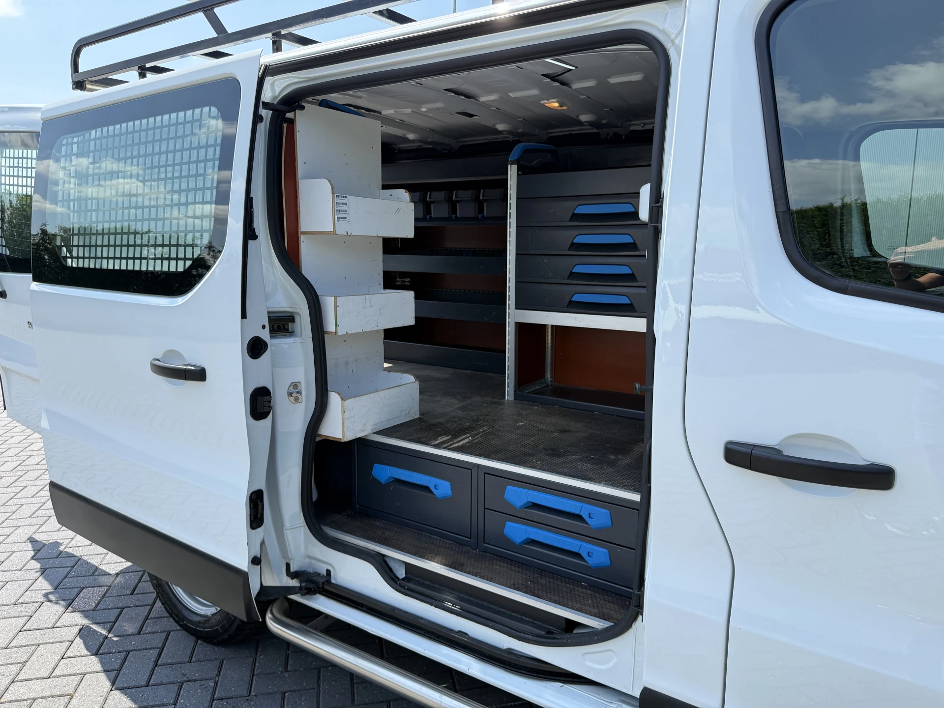 Renault Trafic 2020 - 2.0 dCi 145 PK / AUTOMAAT / L1H1 / 2x SCHUIFDEUR / INRICHTING / TREKHAAK / IMPERIAAL / 3-ZITS afbeelding 13