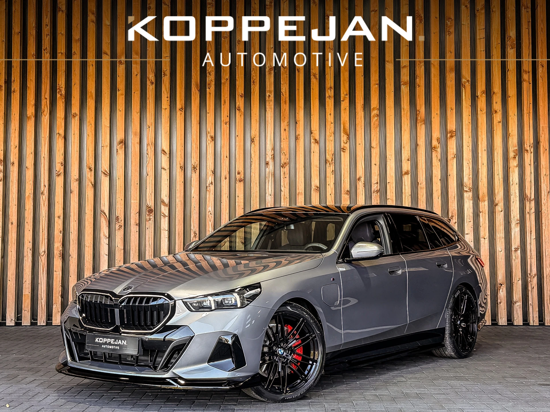 BMW 5 Series 2026 - Touring 550e xDrive 490PK M-Sport image 1