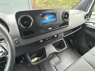 Mercedes-Benz Sprinter 2022 - 317 CDI 170 PK 3.5T RWD / L2H2 / AUTOMAAT / 270 A DEUREN / AIRCO / CRUISE / APPLE CARPLAY / 3-ZITS / CAMERA obrazek 12