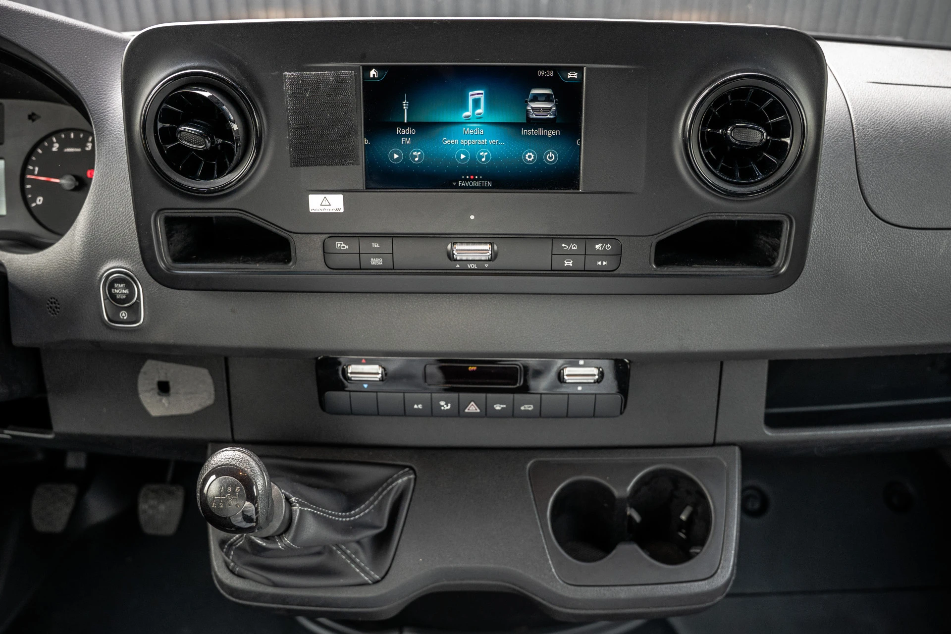 Mercedes-Benz Sprinter 2019 - 311 CDI RWD L2H2 | | Volledig Ingericht | Mbux | Camera | Climatronic afbeelding 20