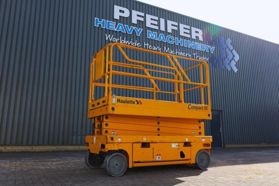 Haulotte 2011 - Compact 10 Electric, 10m Working Height, 450kg Cap immagine 1