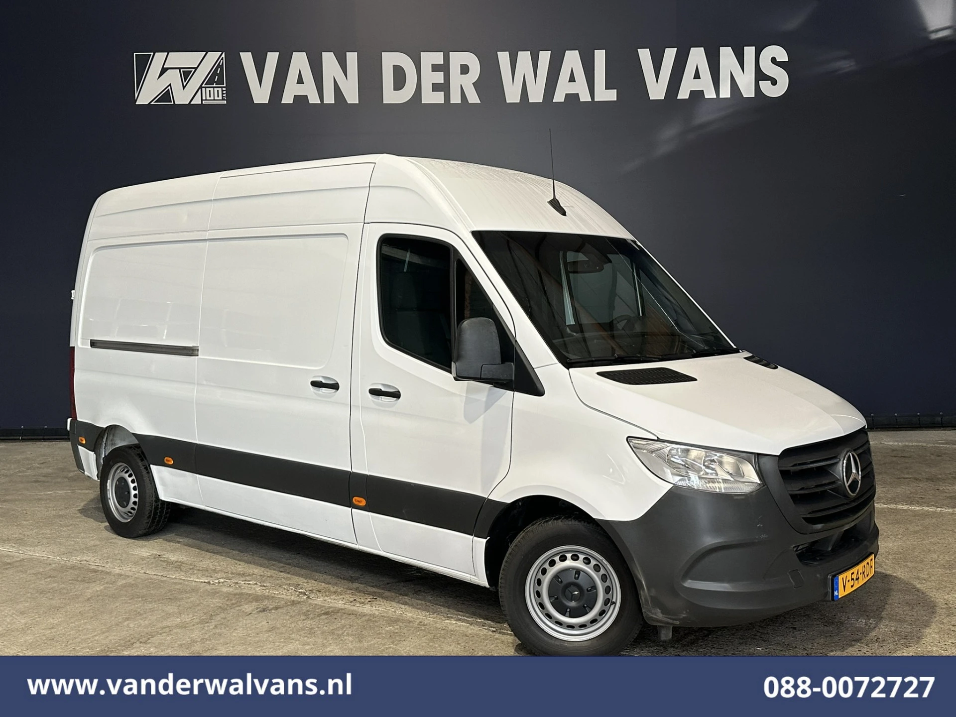 Mercedes-Benz Sprinter 2023 - 211 CDI L2H2 Euro6 Airco | Camera | Trekhaak afbeelding 1