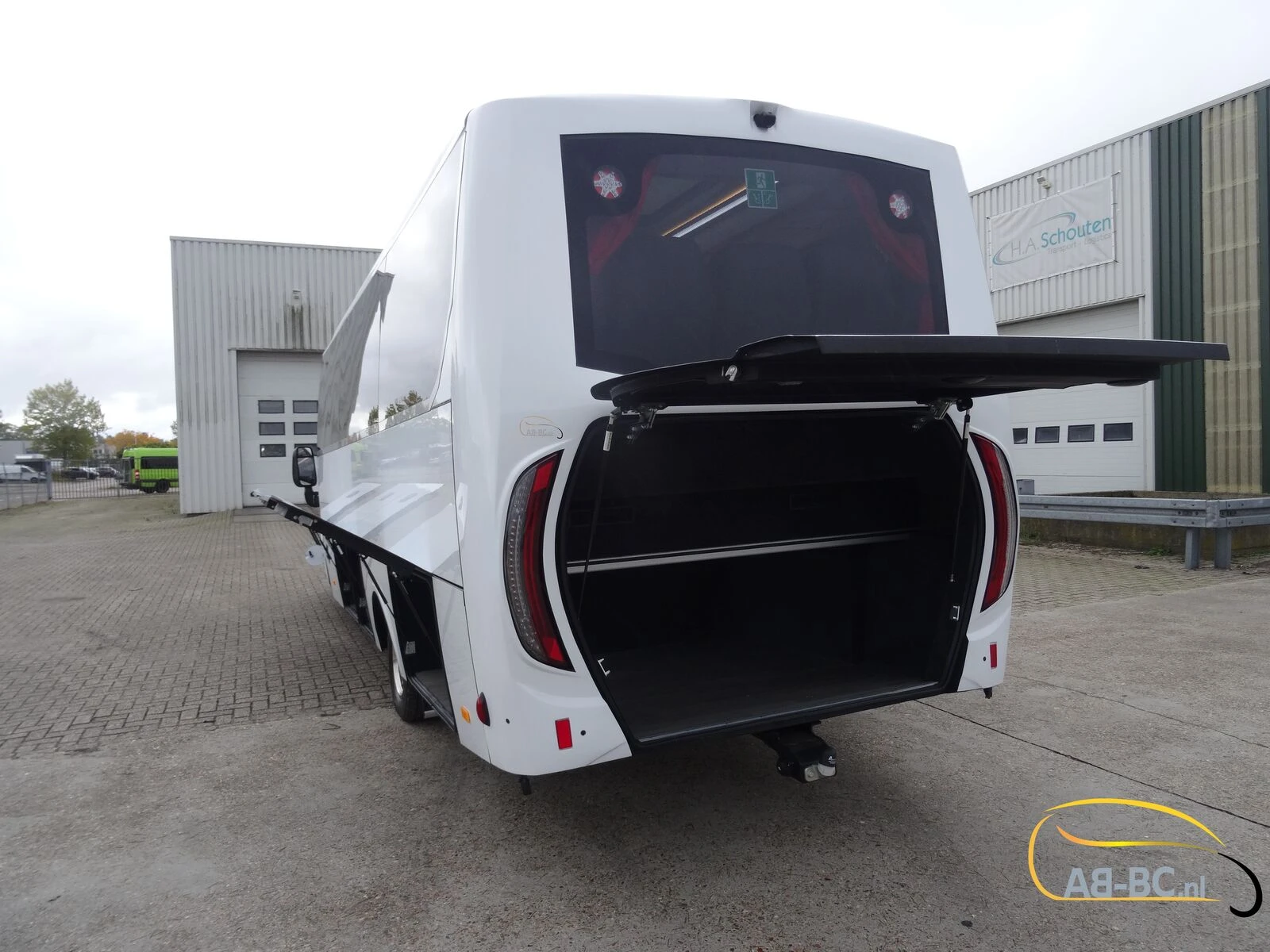 Iveco Aveuro Tourna 35 Seats EURO 6 2 Units Available afbeelding 23